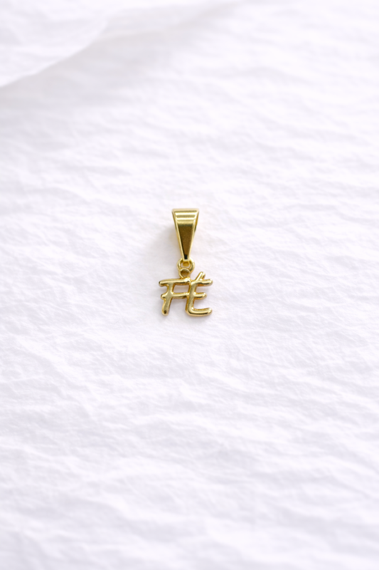 Dije Lamido en dorado “Fe” minimalista