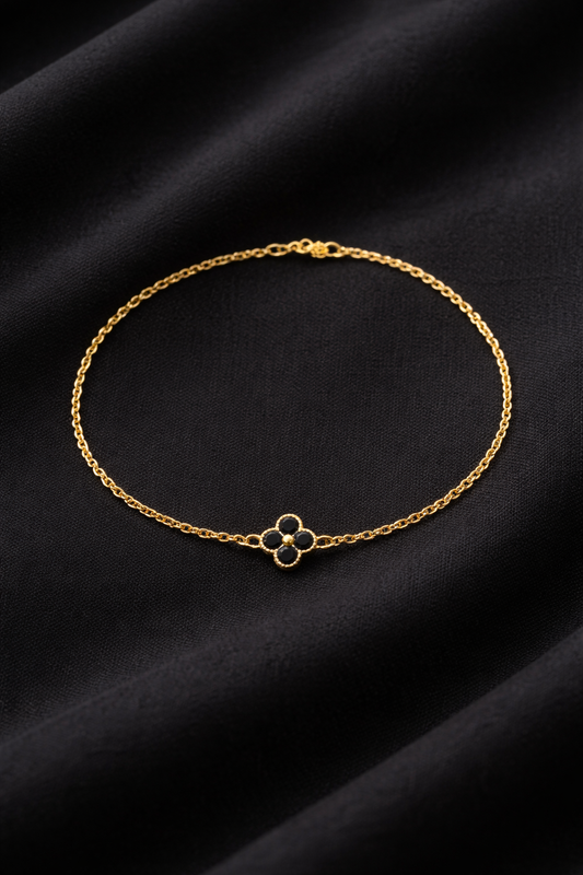 Pulsera Trébol Negra en Oro Laminado 18K