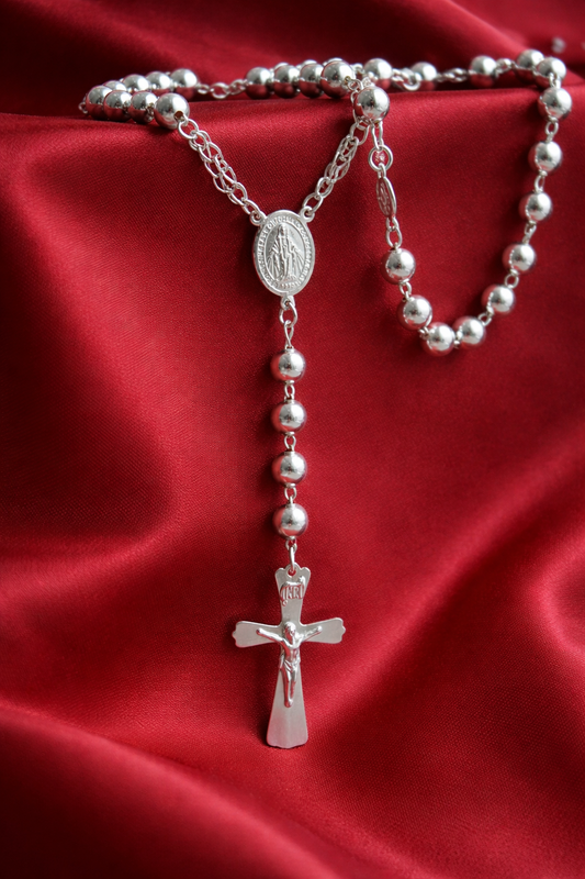 Rosario Clásico en Plata 925 – Elegante